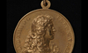 Médaille d’or du renouvellement de l’alliance de 1663 avec le buste de Louis XIV de profil vers la droite.